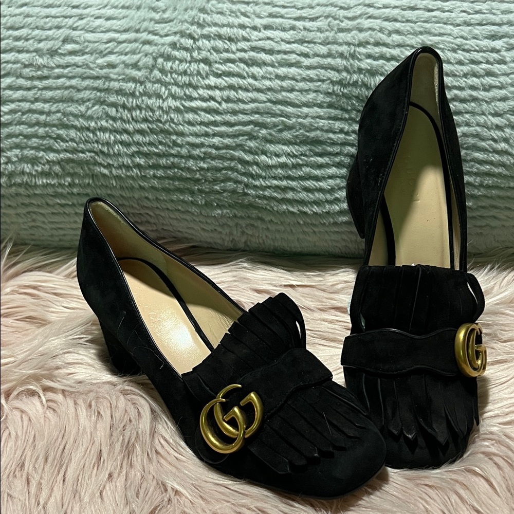 Gucci Black Heels with Gold Logo Accent - Picture 7 of 8